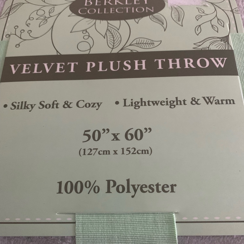 Berkley Collection Velvet Plush Throw - Gray